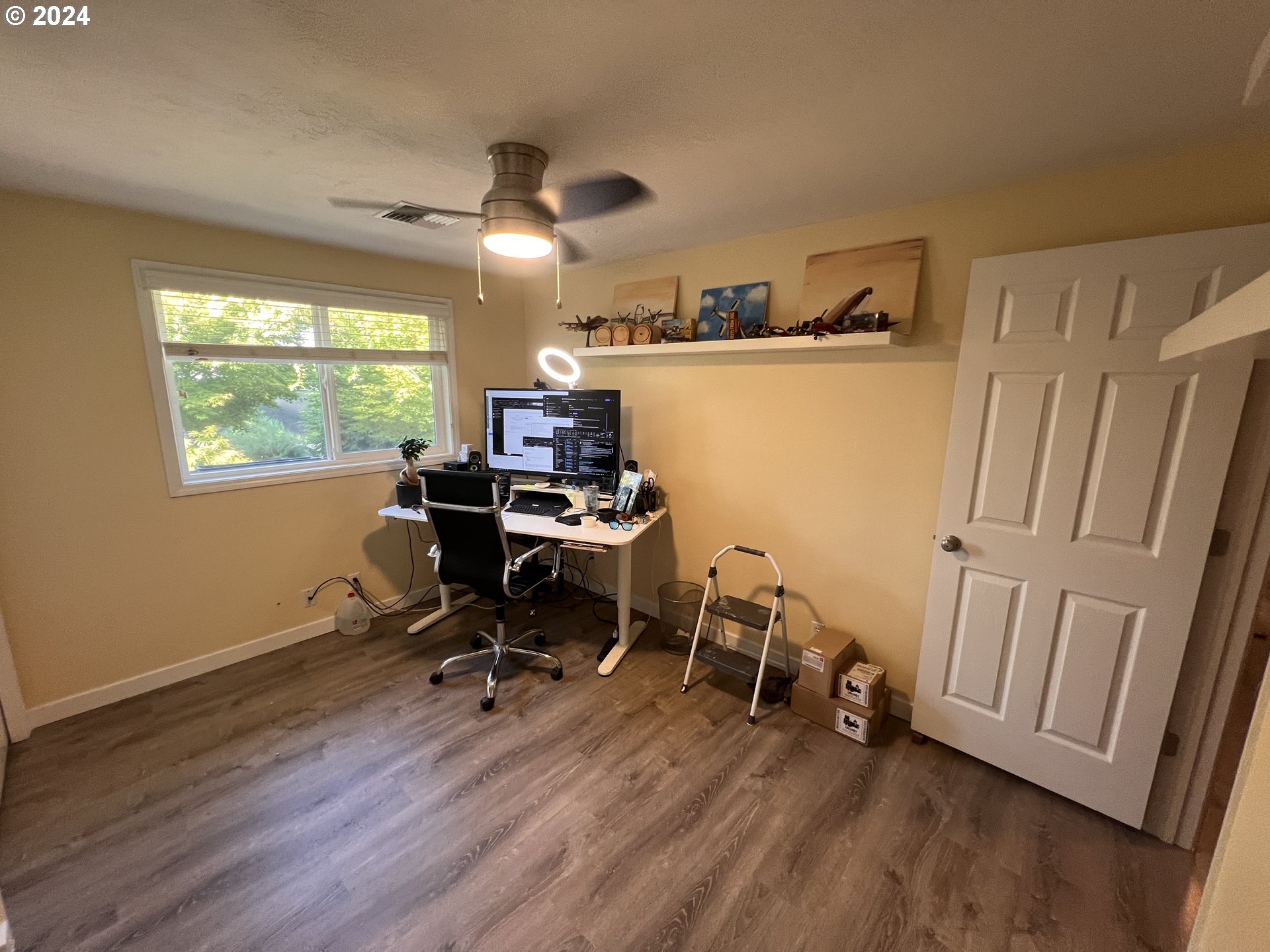 4091 Scenic Drive Eugene, OR 97404 - Photo 20 of 45 Bedroom