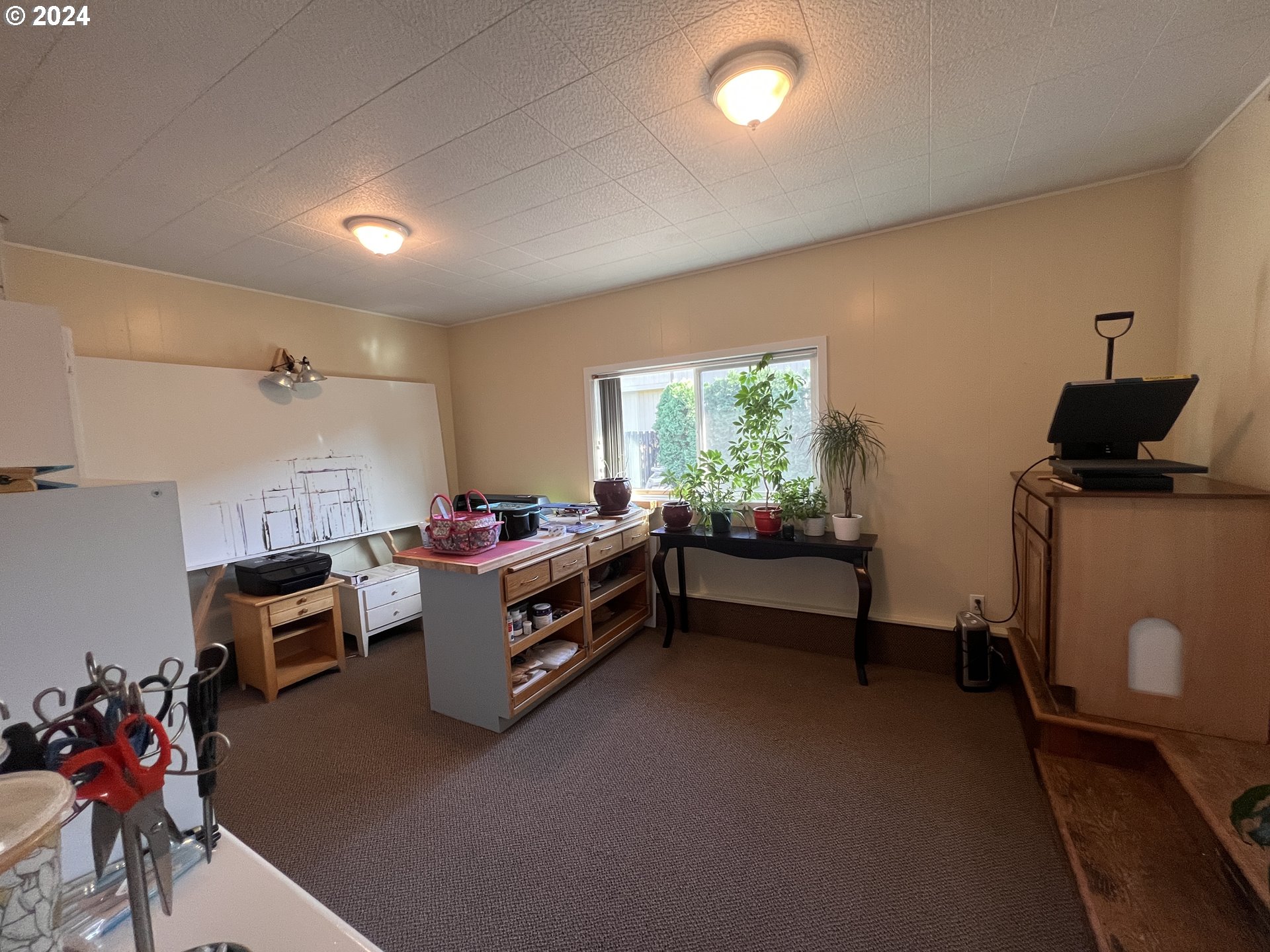 4091 Scenic Drive Eugene, OR 97404 - Photo 25 of 45 Bedroom