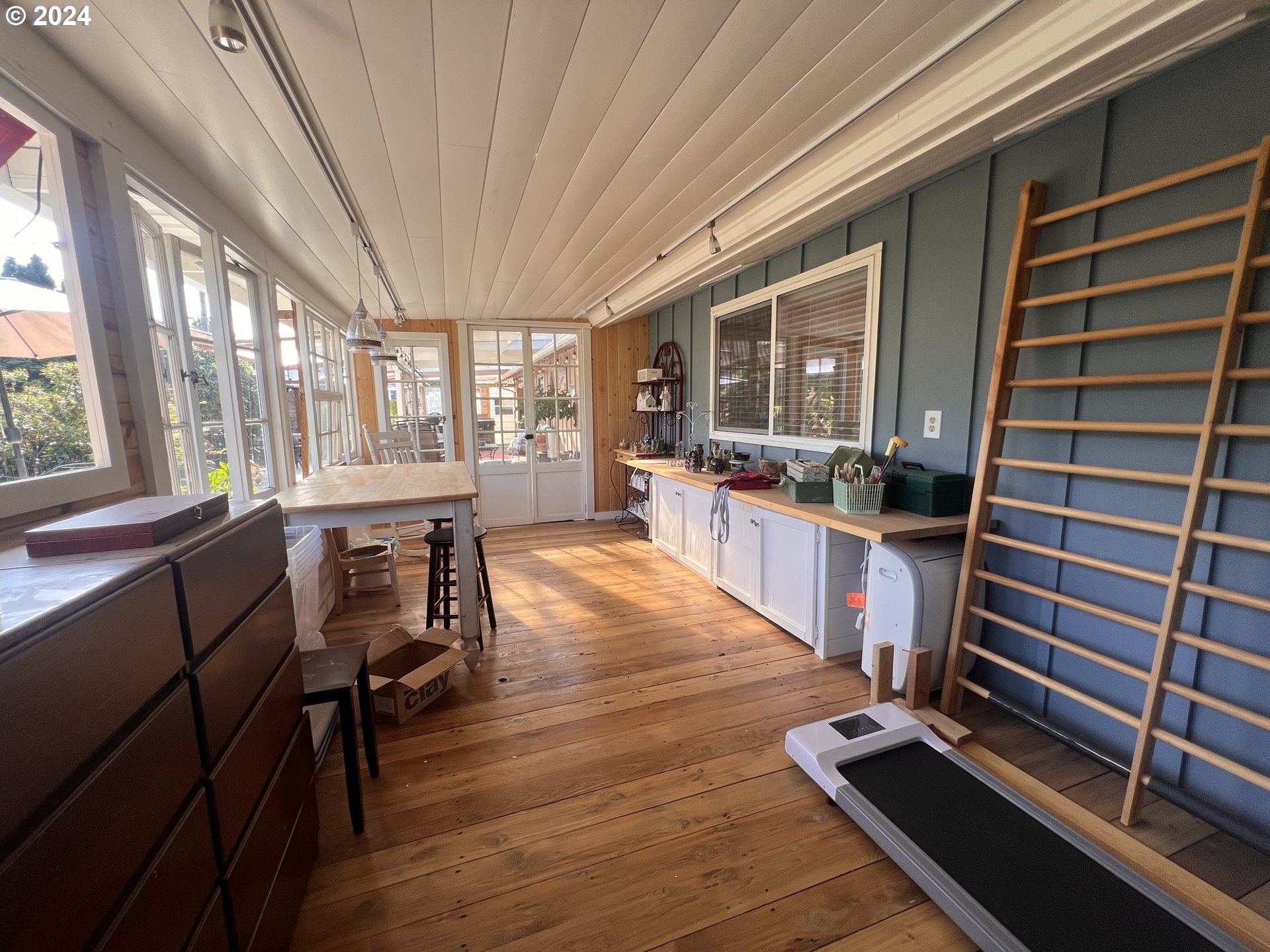 4091 Scenic Drive Eugene, OR 97404 - Photo 27 of 45 Sun Room