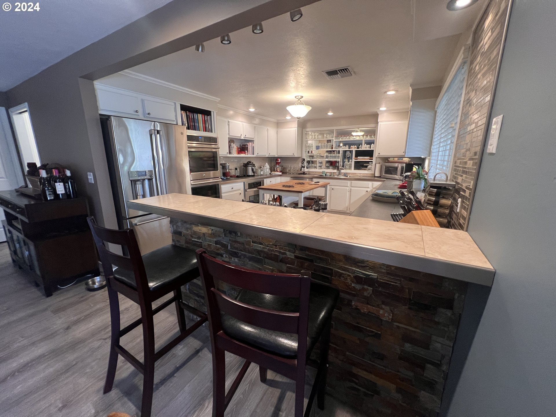 4091 Scenic Drive Eugene, OR 97404 - Photo 6 of 45 Kitchen