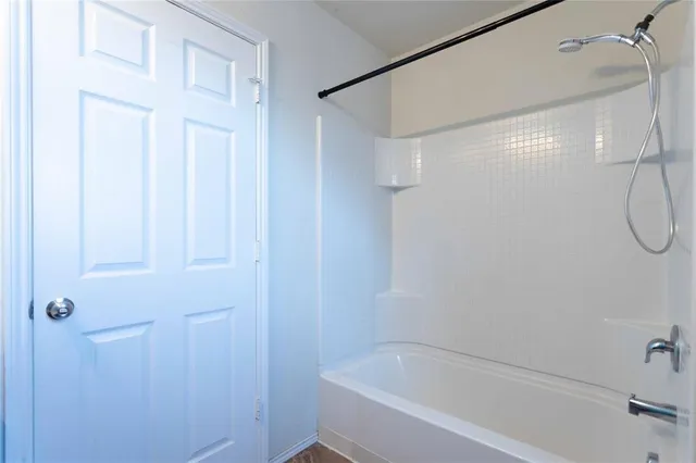 $2,150 | 1412 Lone Pine Drive, Little Elm, TX 75068