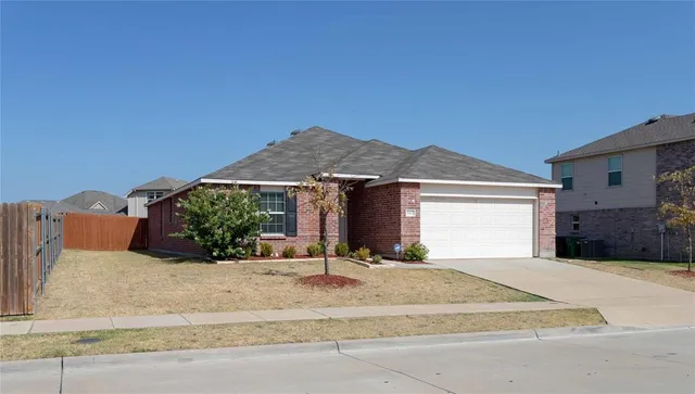 $2,150 | 1412 Lone Pine Drive, Little Elm, TX 75068