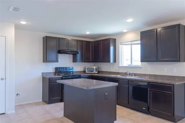 $2,150 | 1412 Lone Pine Drive, Little Elm, TX 75068