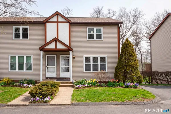 $239,900 | 71 White Oak Avenue, Unit B6, Plainville, CT 06062