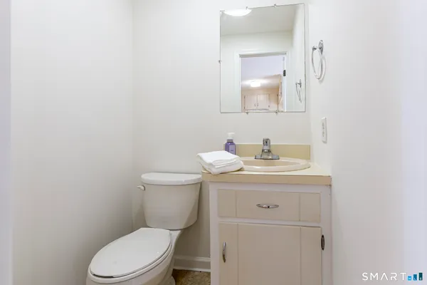 $239,900 | 71 White Oak Avenue, Unit B6, Plainville, CT 06062