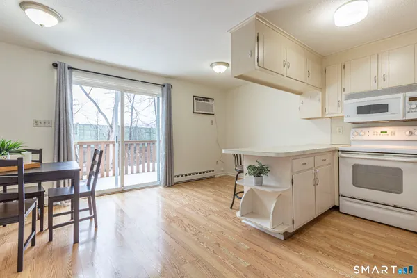 $239,900 | 71 White Oak Avenue, Unit B6, Plainville, CT 06062