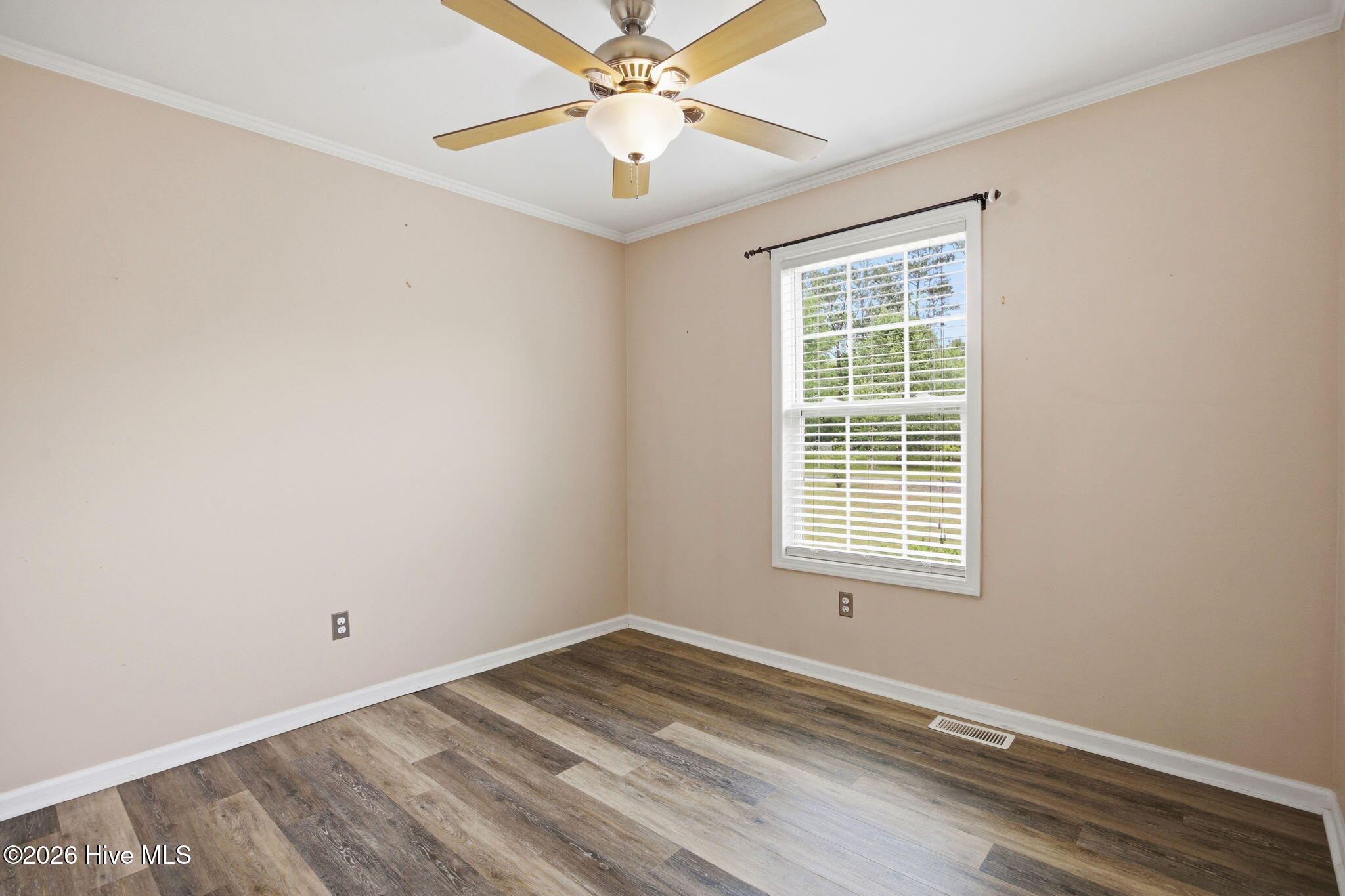 100 Foxrun Drive Hampstead, NC 28443 - Photo 26 of 62 45-web-or-mls-img_9761