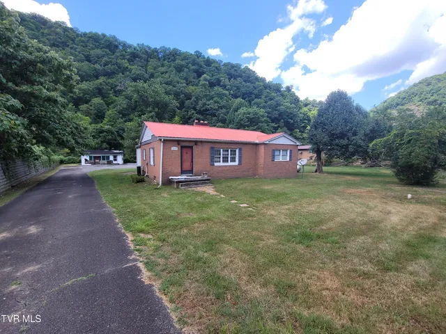 $249,900 | 18775 Riverside Drive, Grundy, VA 24614
