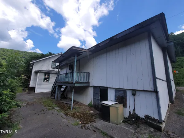 $249,900 | 18775 Riverside Drive, Grundy, VA 24614