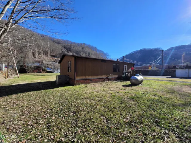 $249,900 | 18775 Riverside Drive, Grundy, VA 24614