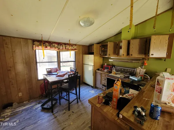 $249,900 | 18775 Riverside Drive, Grundy, VA 24614