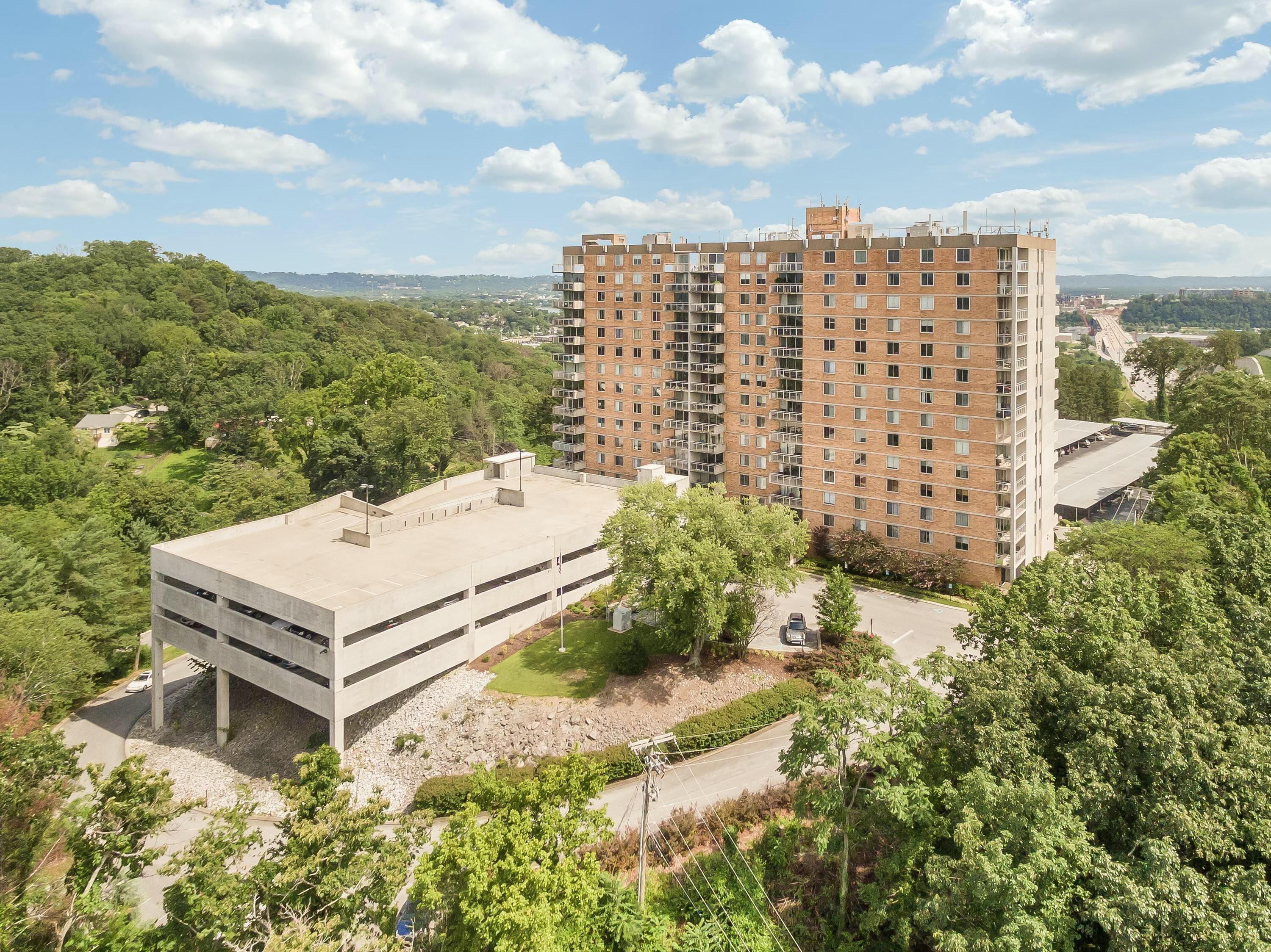 1131 Stringers Ridge Road, Unit 1P Chattanooga, TN 37405 - Photo 2 of 38 1131 Stringers Ridge Rd Unit 1P