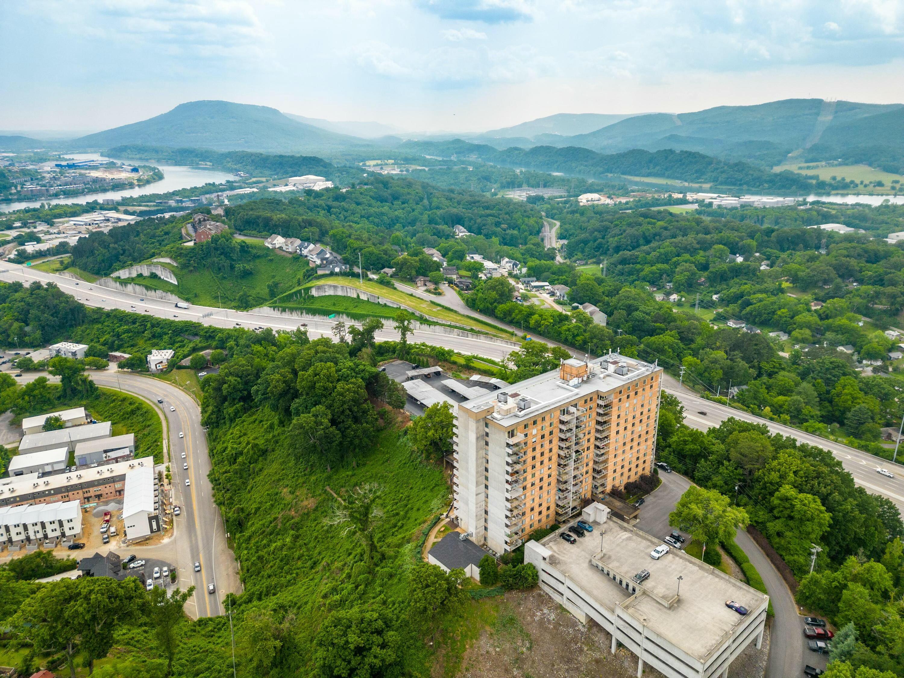 1131 Stringers Ridge Road, Unit 1P Chattanooga, TN 37405 - Photo 29 of 38 1131 Stringers Ridge Rd Unit 1P