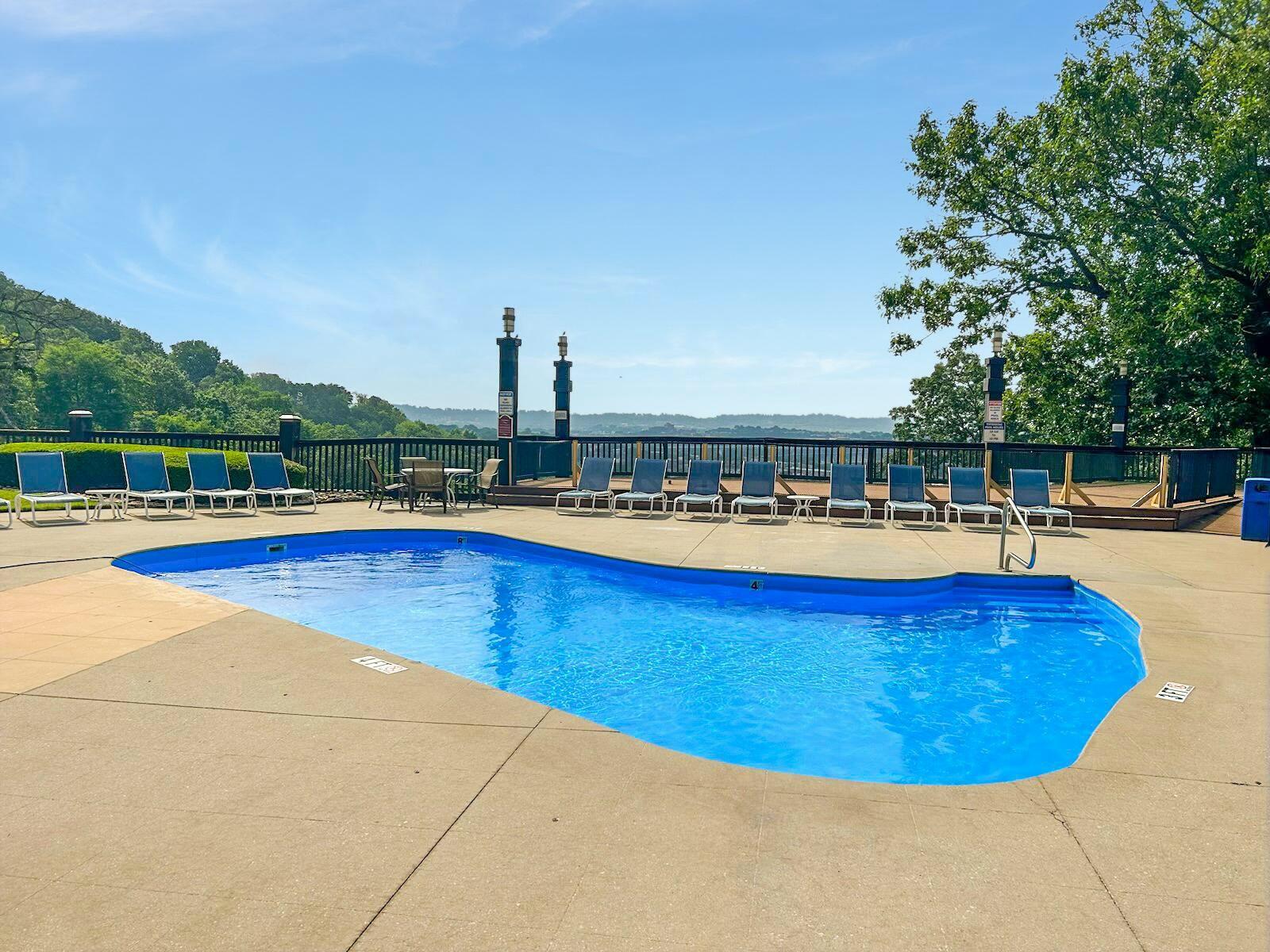 1131 Stringers Ridge Road, Unit 1P Chattanooga, TN 37405 - Photo 3 of 38 1131 Stringers Ridge Rd Unit 1P