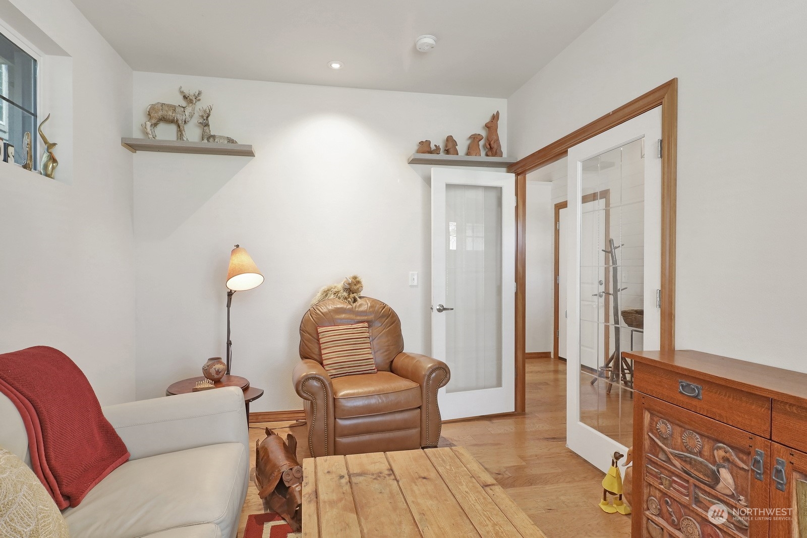 734 Fuchsia Loop Bellingham, WA 98226 - Photo 5 of 27 a living room with furniture flowerpot and window