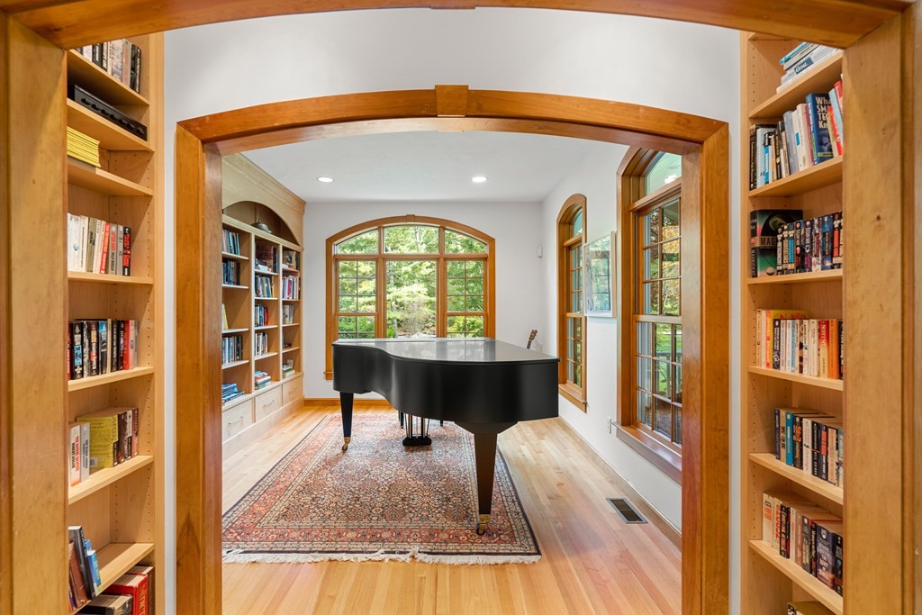 37 Davis Road Carlisle, MA 01741 - Photo 5 of 42 Gallery Image 5