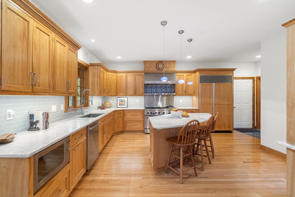 37 Davis Road Carlisle, MA 01741 - Photo 10 of 42 Gallery Image 10