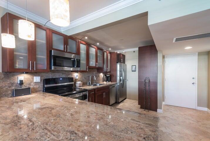 100 Lincoln Road, Unit 1208 Miami Beach, FL 33139 - Photo 8 of 26 Kitchen