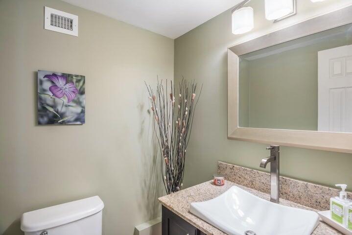 100 Lincoln Road, Unit 1208 Miami Beach, FL 33139 - Photo 10 of 26 Guest half bath