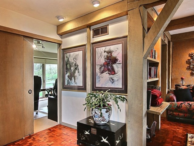 6232 Cunningham Road Rockford, IL 61102 - Photo 3 of 25 a view of a entryway with furniture and livingroom view