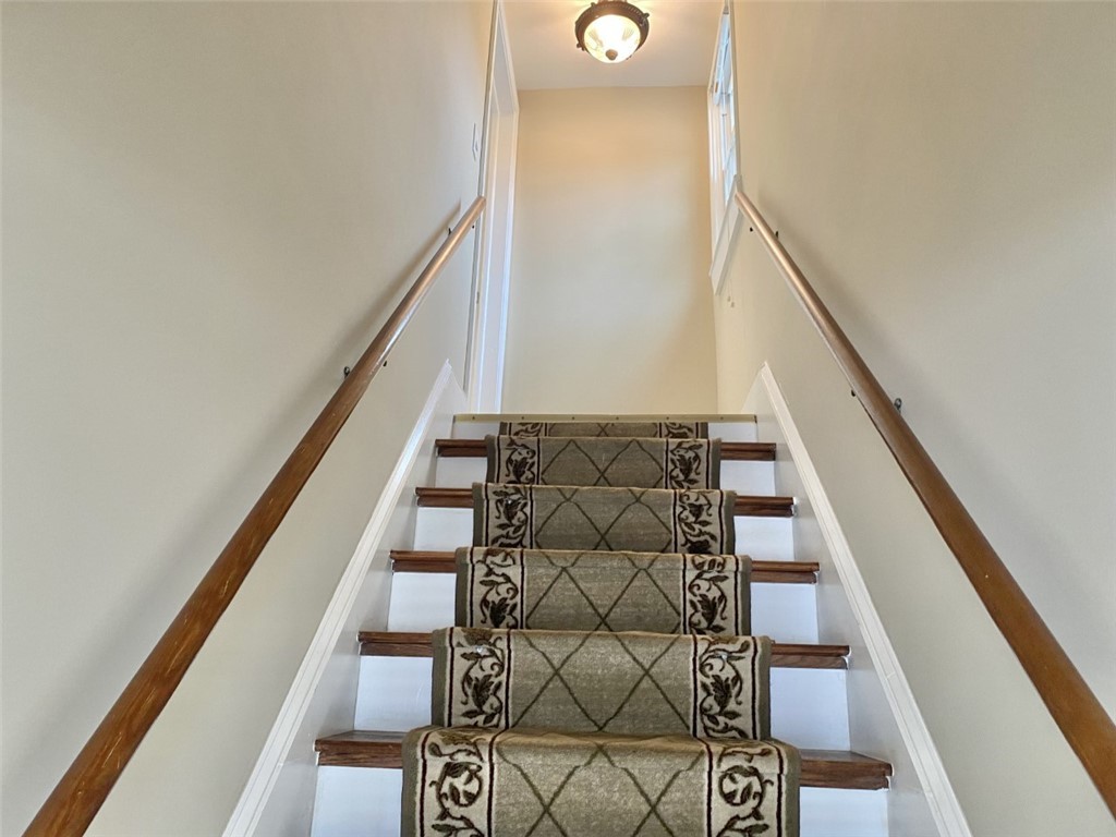 22 Laurel Lane Lincoln, RI 02865 - Photo 11 of 29 Stairway to Unit Entrance
