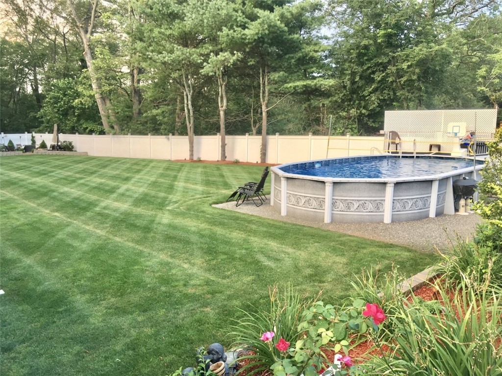 22 Laurel Lane Lincoln, RI 02865 - Photo 6 of 29 Back Yard