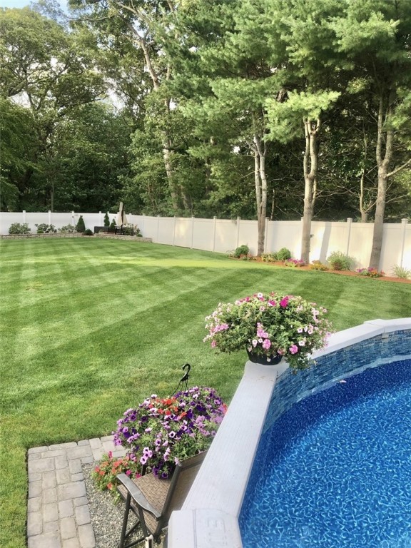 22 Laurel Lane Lincoln, RI 02865 - Photo 7 of 29 Back Yard