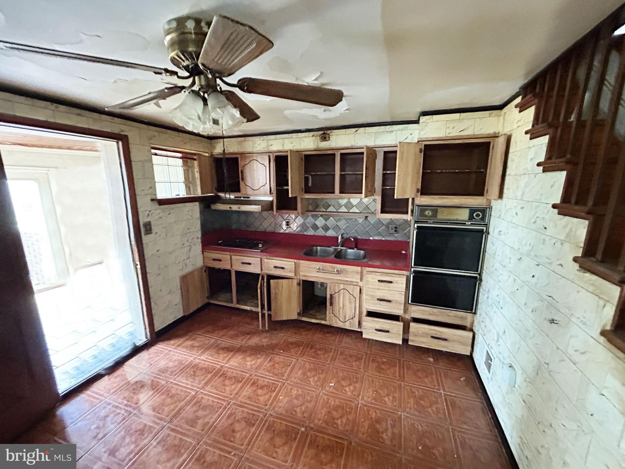 1813 Dunmere Road Dundalk, MD 21222 - Photo 16 of 19 Kitchen