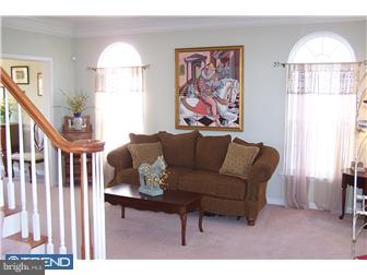 112 Delaware Crossing Woolwich Township, NJ 08085 - Photo 5 of 12 Living Room