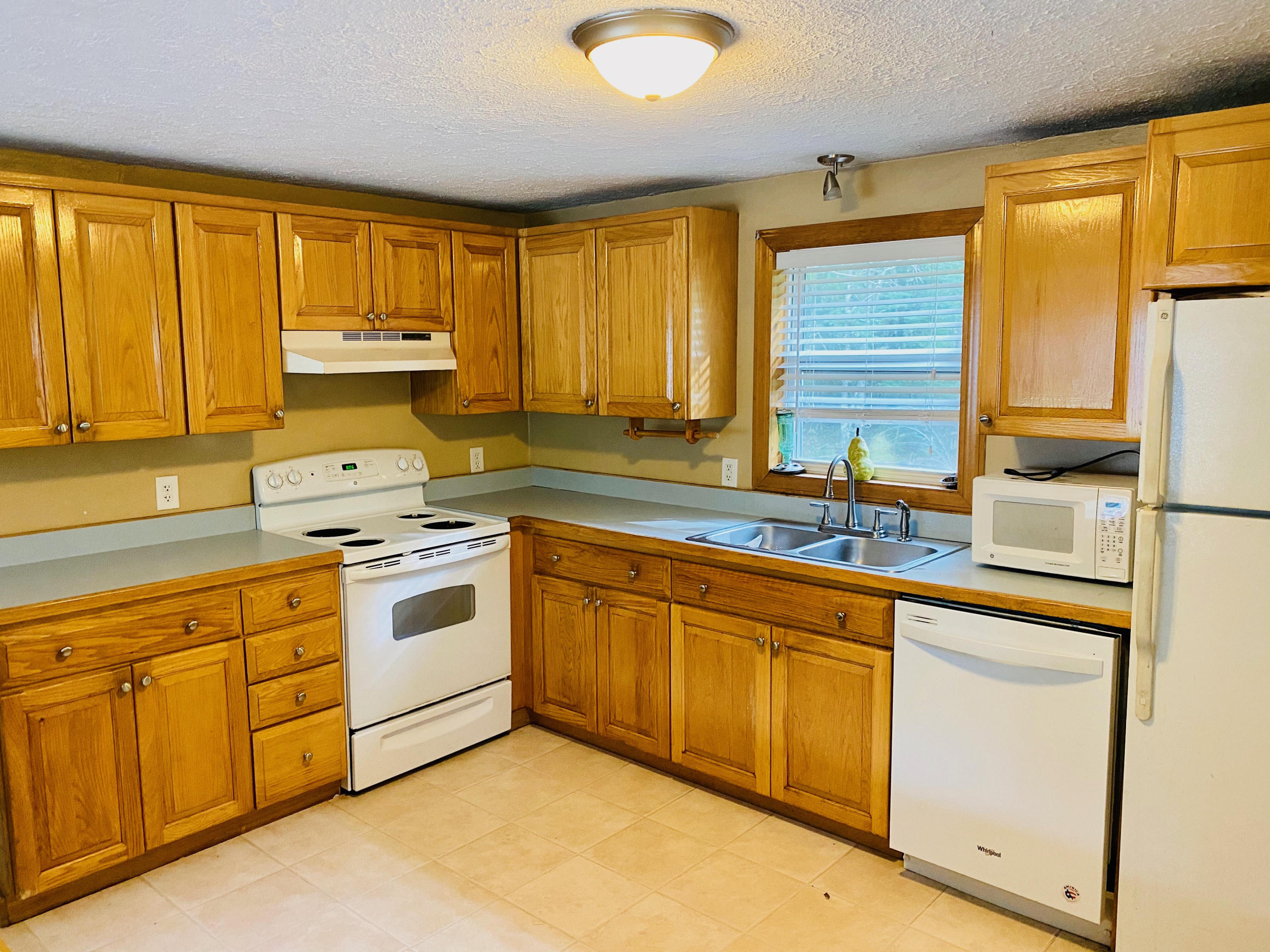 12 Hope Avenue Standish, ME 04085 - Photo 5 of 14 4