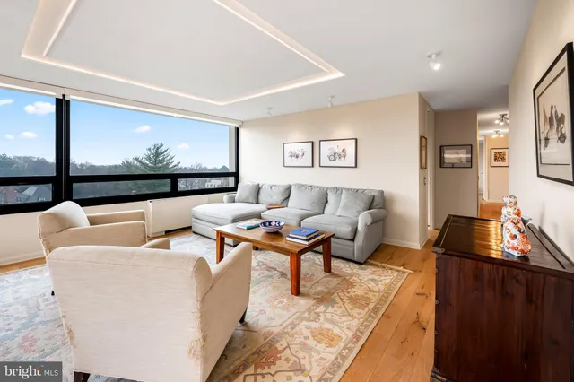 $325,000 | 4000 North Charles Street, Unit 702, Baltimore, MD 21218