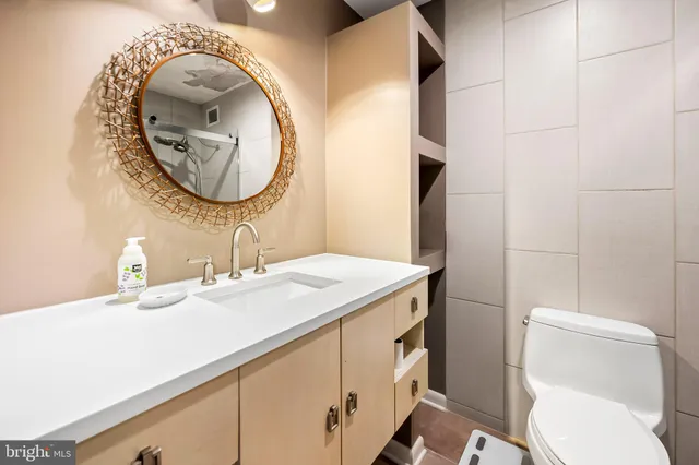 $325,000 | 4000 North Charles Street, Unit 702, Baltimore, MD 21218