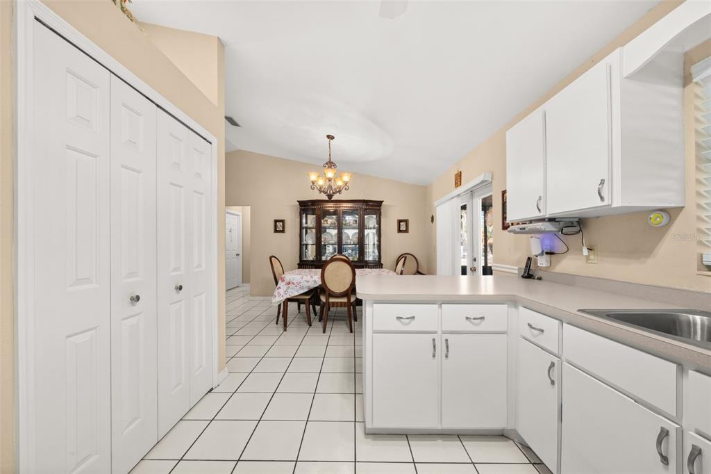 5740 Wolf Lake Road Sebring, FL 33875 - Photo 8 of 57