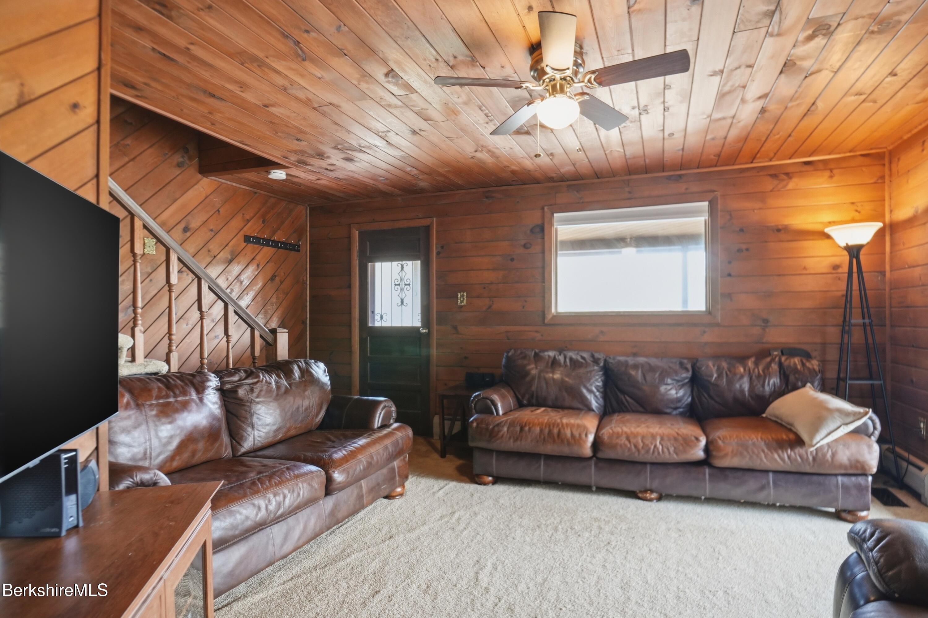 475 W Road Clarksburg, MA 01247 - Photo 22 of 47 Livingroom