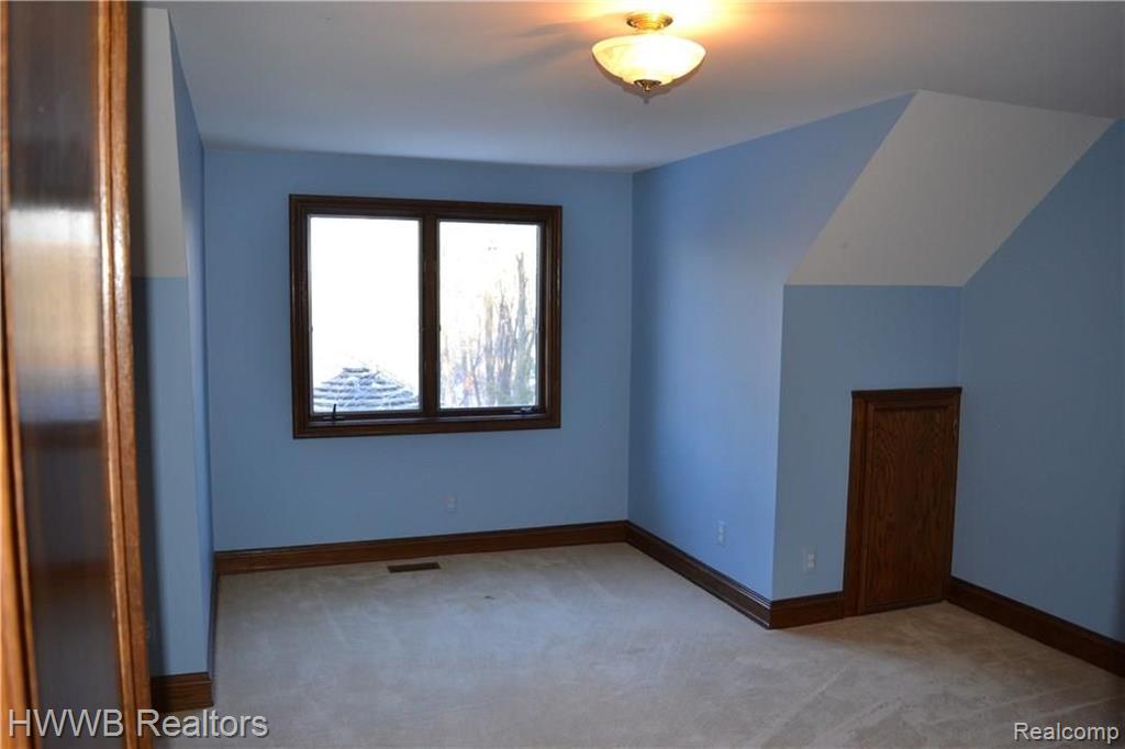 330 Camelot Way Rochester, MI 48306 - Photo 33 of 48