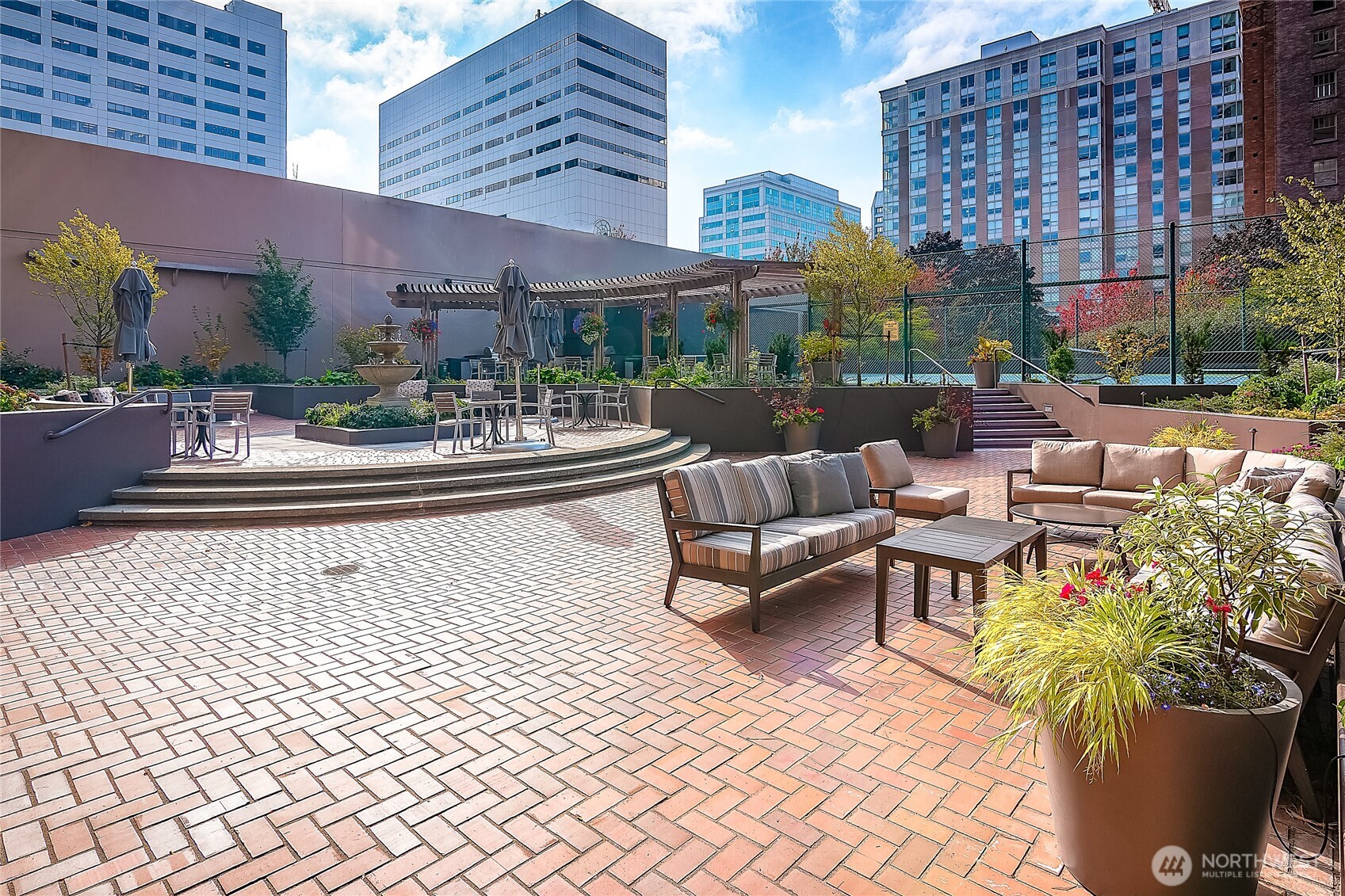 1301 Spring Street, Unit 8C Seattle, WA 98104 - Photo 12 of 31