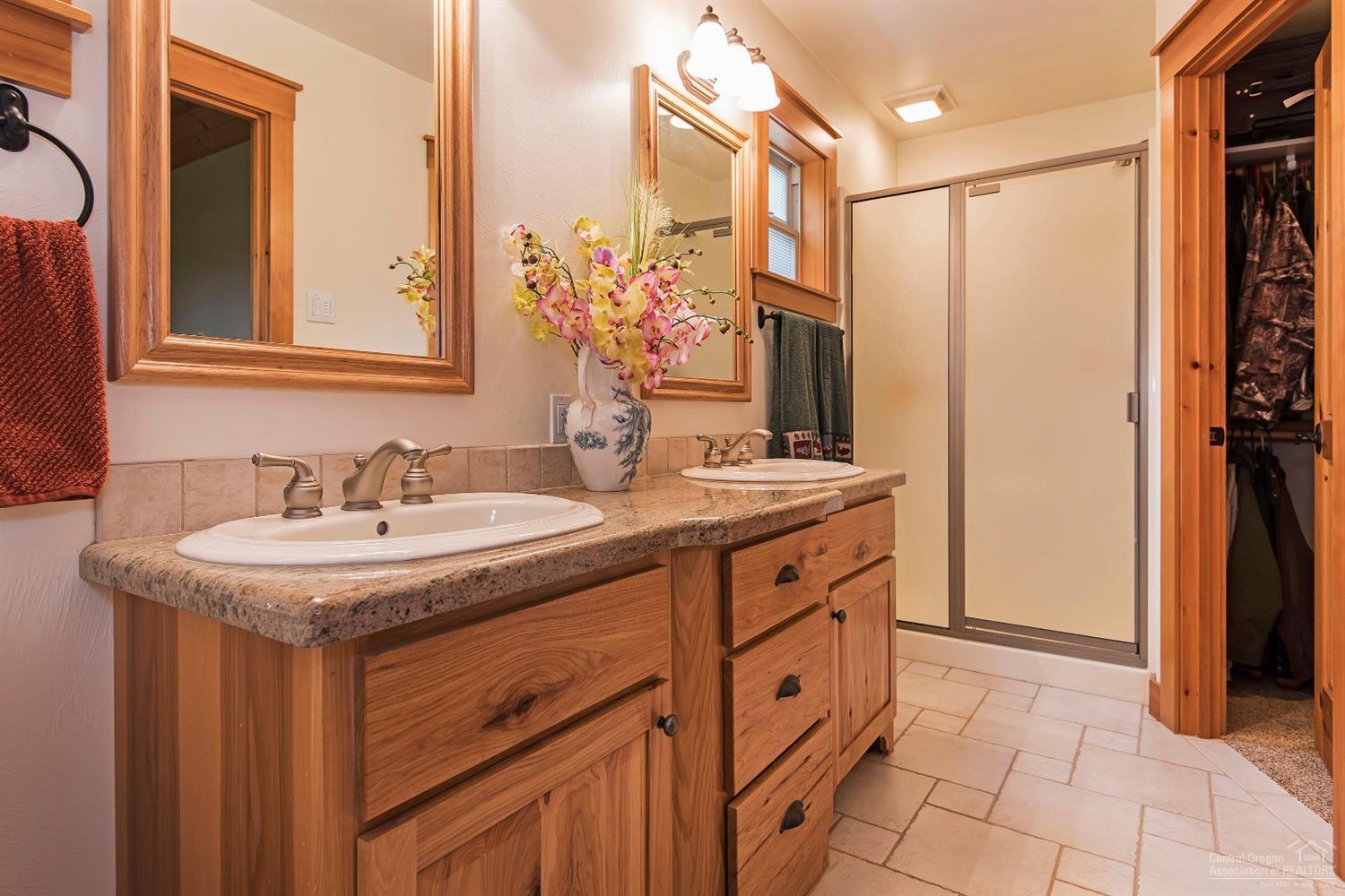 22110 Northeast Butler Market Road Bend, OR 97701 - Photo 15 of 25 Gallery Image 15