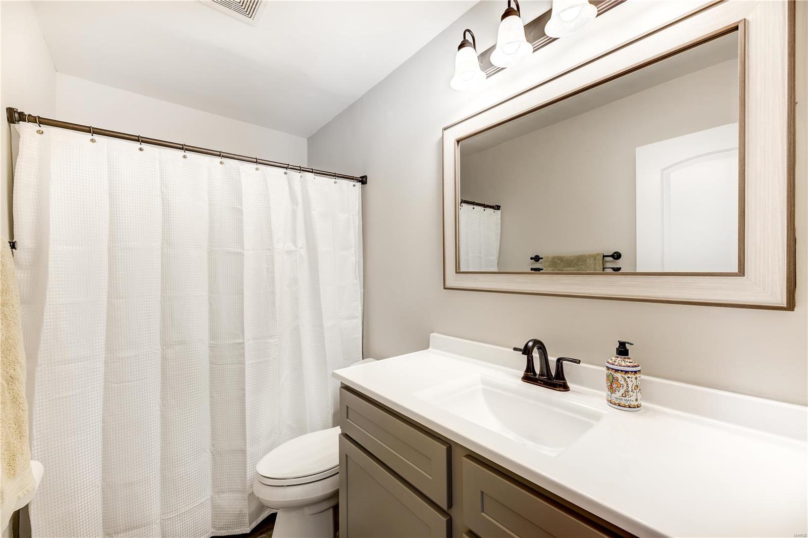 1858 Clover Ridge Court Chesterfield, MO 63017 - Photo 13 of 28 Gallery Image 13