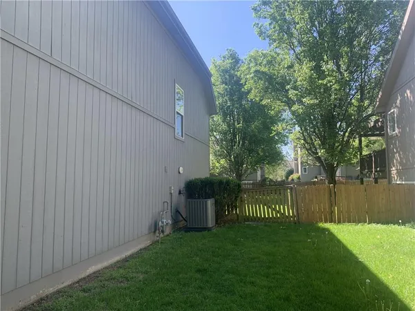 $405,000 | 16385 West 156th Terrace, Olathe, KS 66062