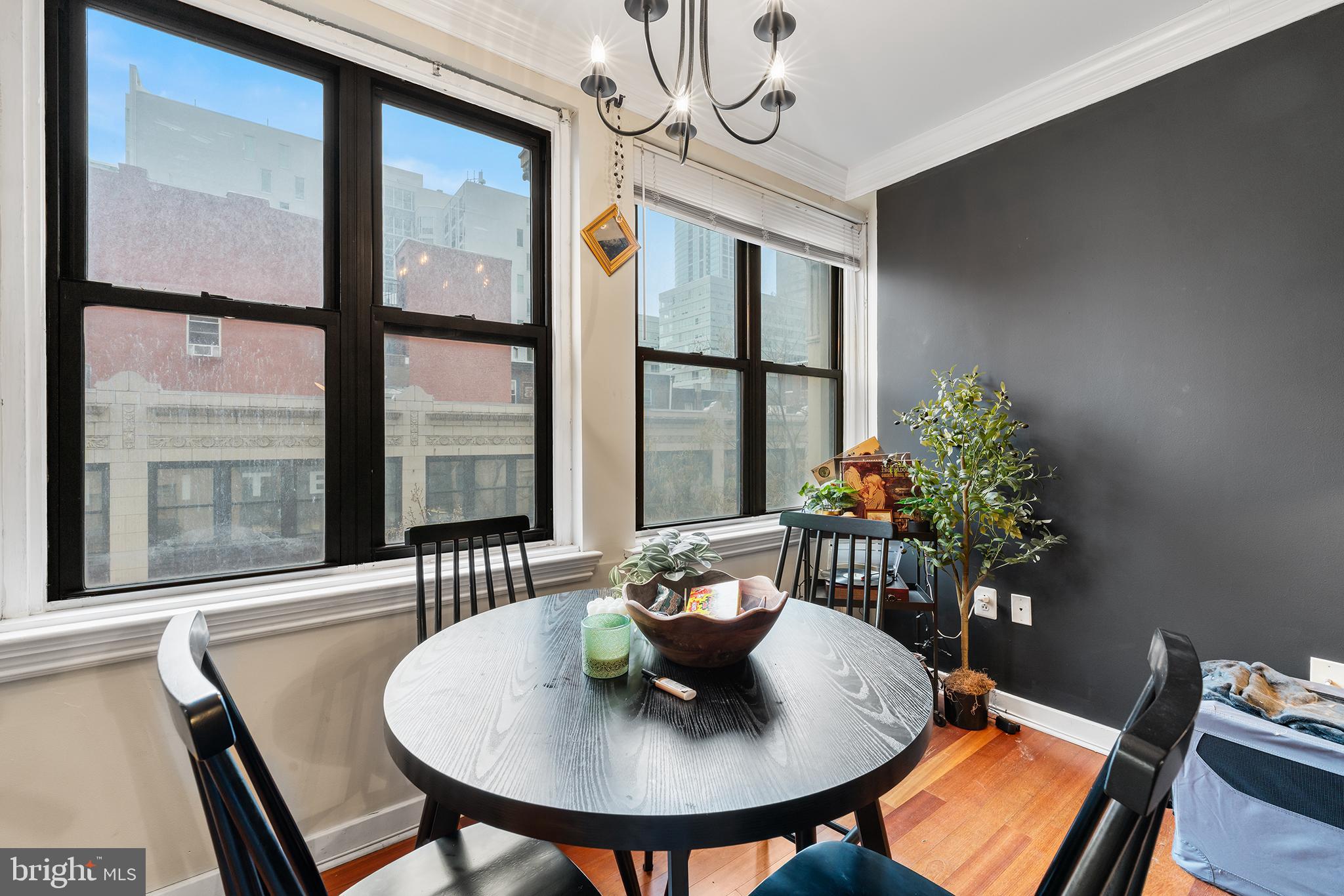 1939 Chestnut Street, Unit 2D Philadelphia, PA 19103 - Photo 11 of 32