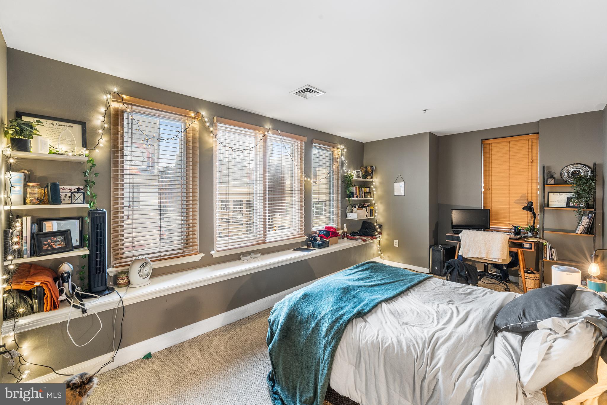 1939 Chestnut Street, Unit 2D Philadelphia, PA 19103 - Photo 20 of 32