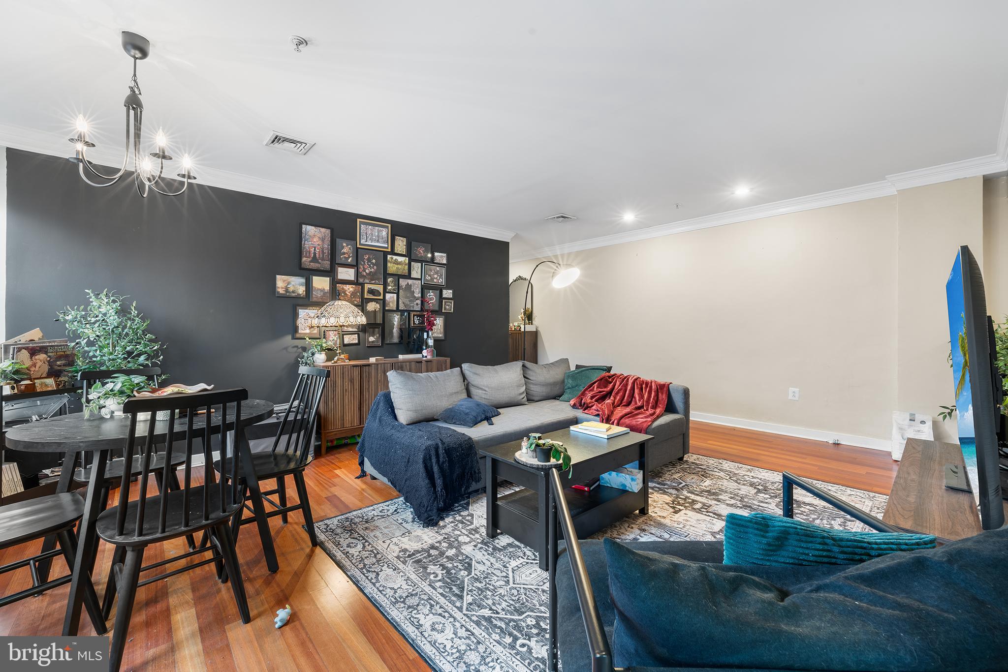 1939 Chestnut Street, Unit 2D Philadelphia, PA 19103 - Photo 8 of 32