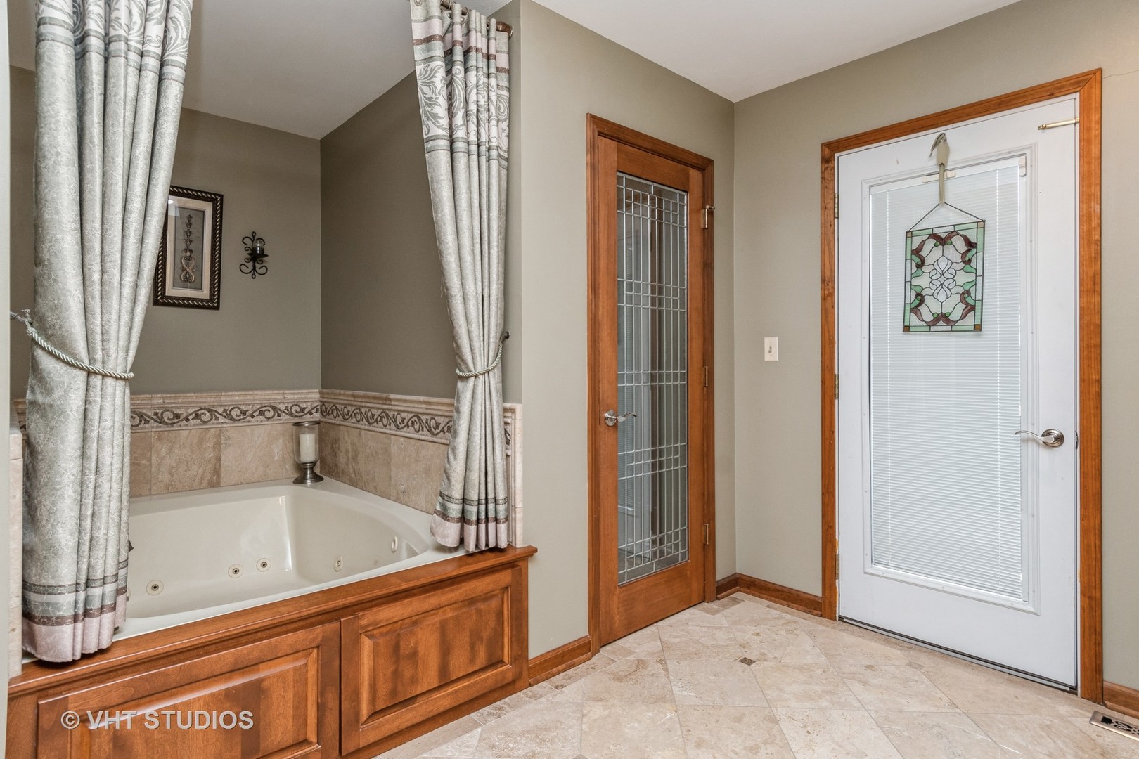 1316 East Gartner Road Naperville, IL 60540 - Photo 20 of 52 Gallery Image 20