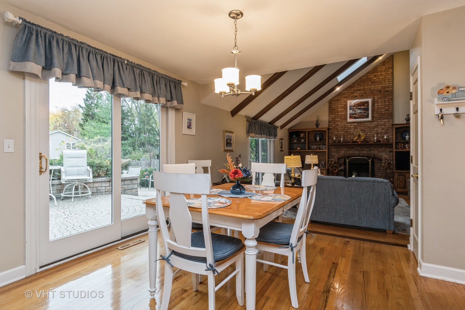 1316 East Gartner Road Naperville, IL 60540 - Photo 9 of 52 Gallery Image 9
