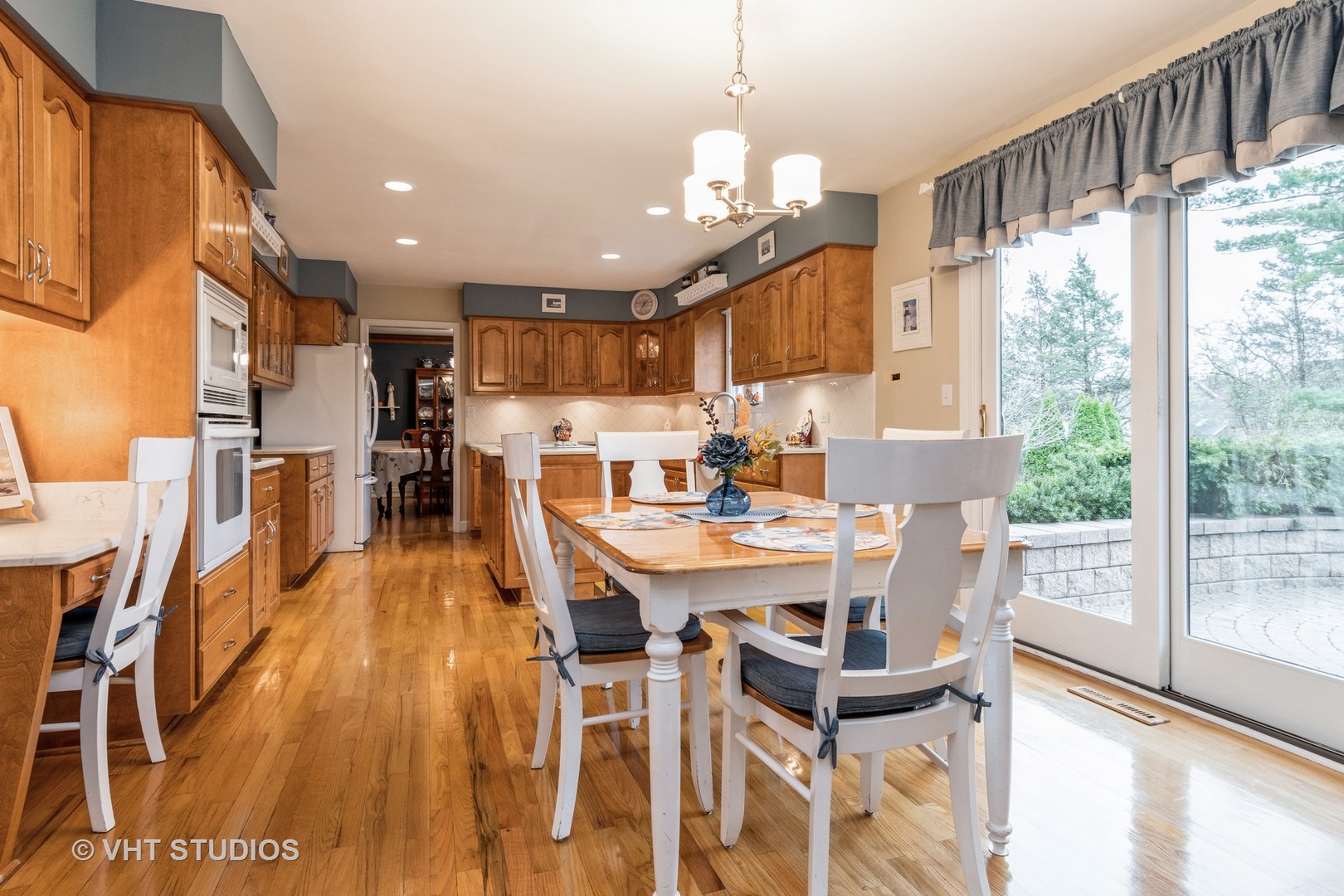 1316 East Gartner Road Naperville, IL 60540 - Photo 10 of 52 Gallery Image 10