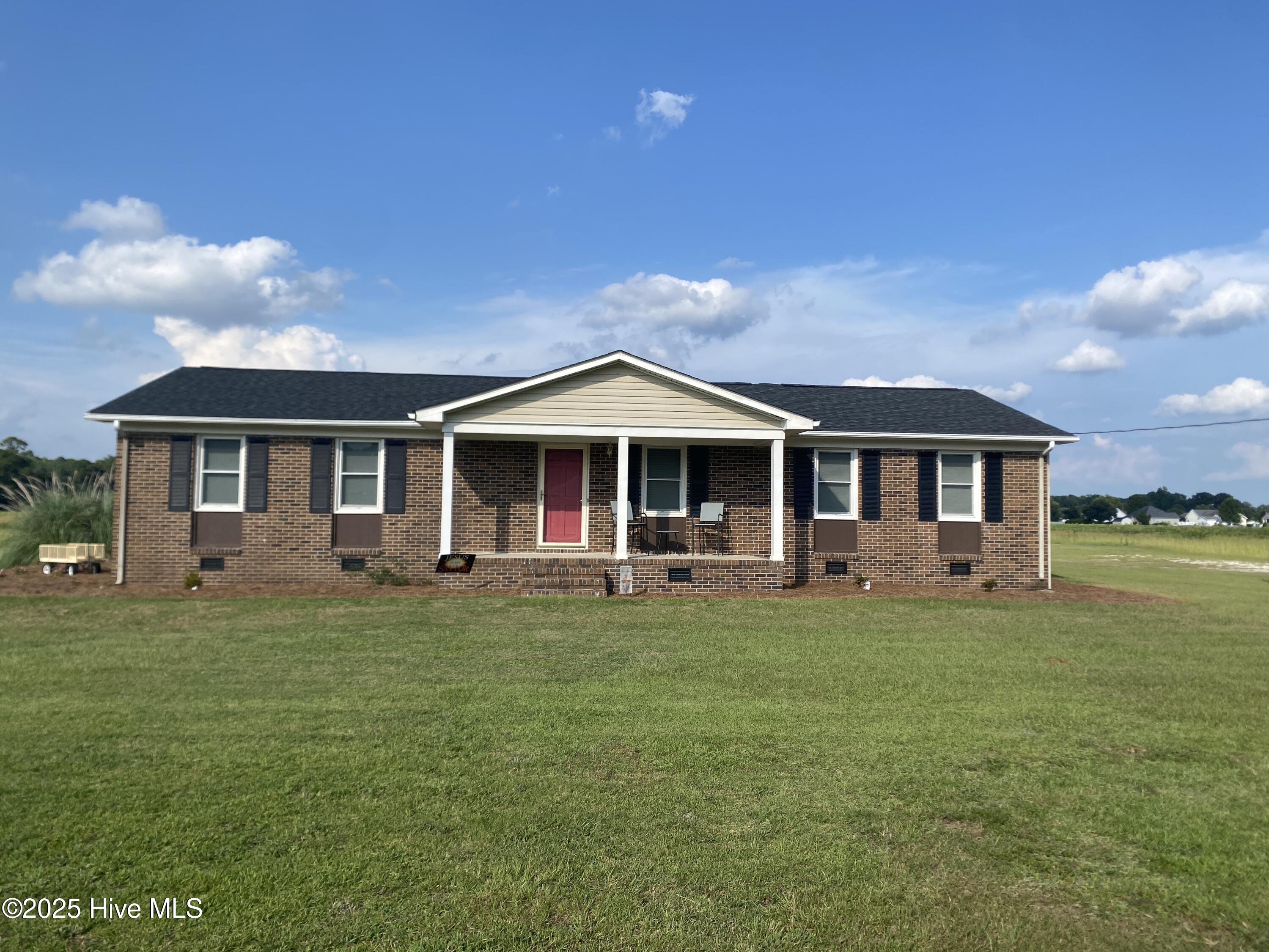 328 South Beston Road La Grange, NC 28551 - Photo 3 of 35 IMG-8089