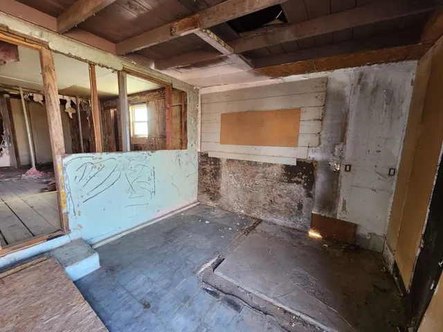 a view of a storage & utility room