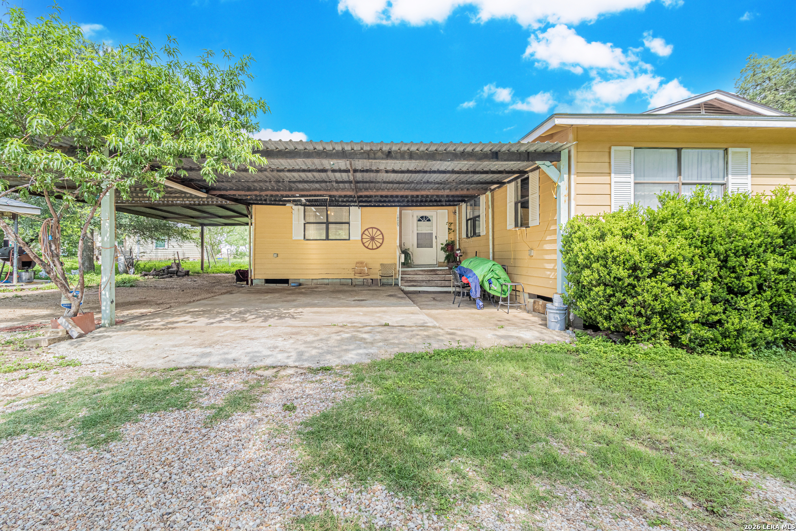 10805 Hollowell Road Atascosa, TX 78002 - Photo 2 of 33