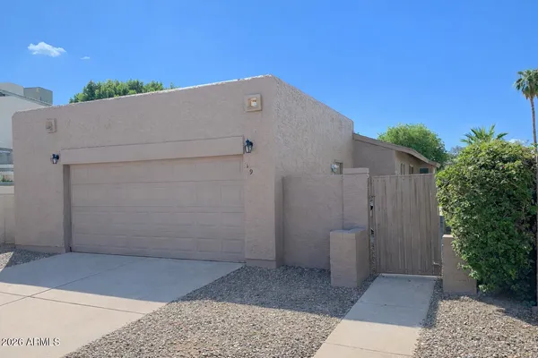 $2,200 | 19842 North 9th Street, Phoenix, AZ 85024
