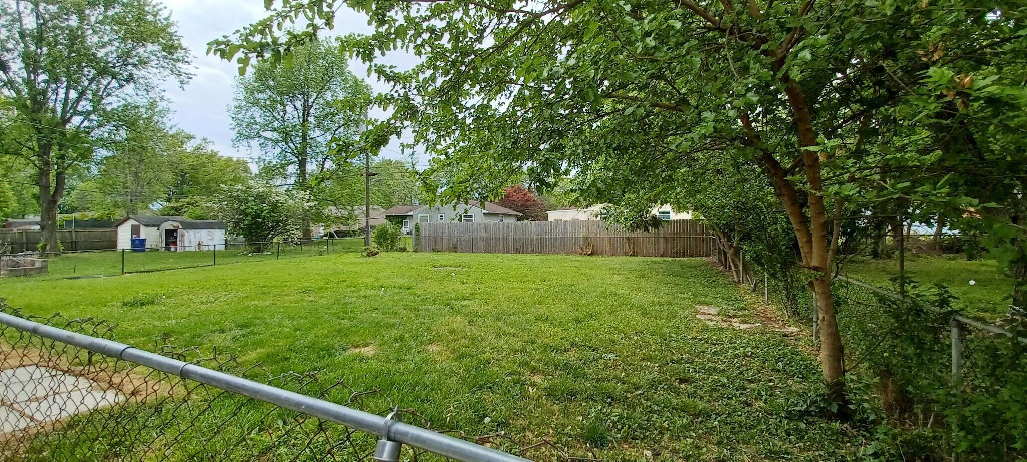 1831 Lonsdale Road Columbus, OH 43232 - Photo 24 of 24 yard